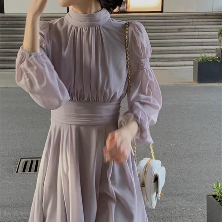 優美な立ち襟パフスリーブロングオケージョンドレス
