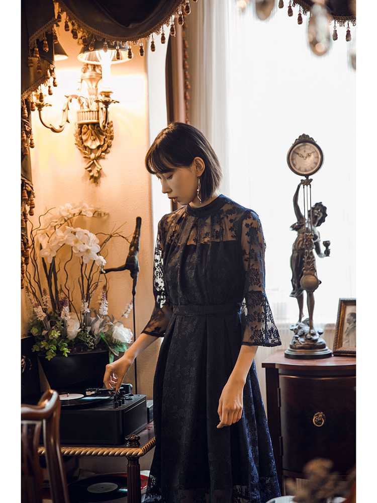 透かし花柄レース ハイネックオケージョンドレス