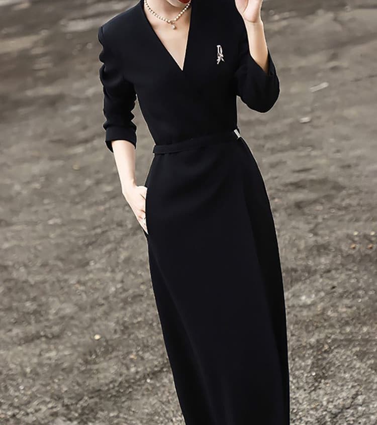優美な佇まい リボンブローチ付きロングオケージョンドレス