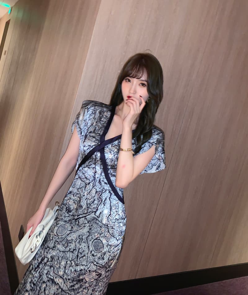 オケージョン ドレス 大理石模様のクロスラインワンピース