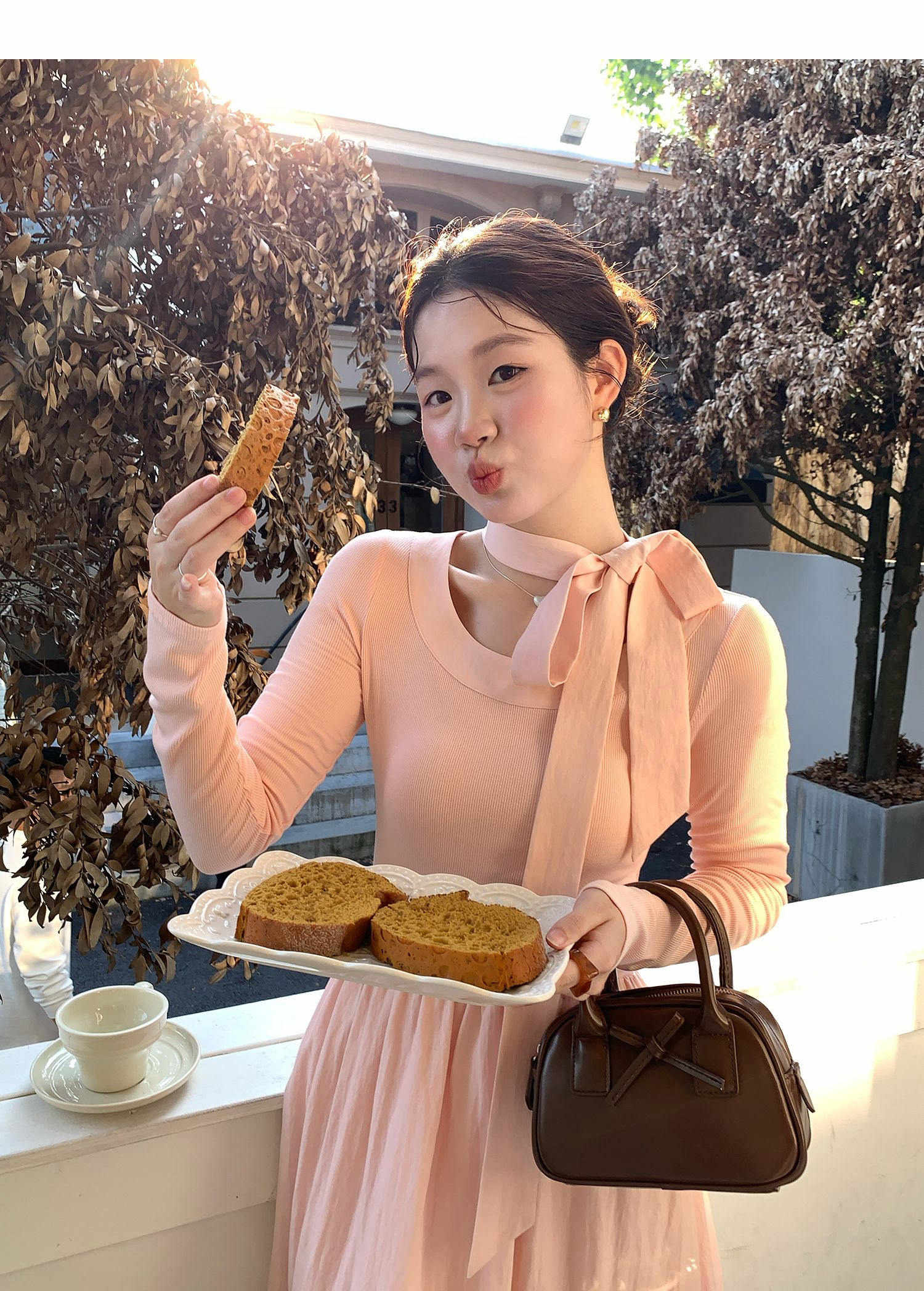 上品な首元リボン長袖オケージョンドレス
